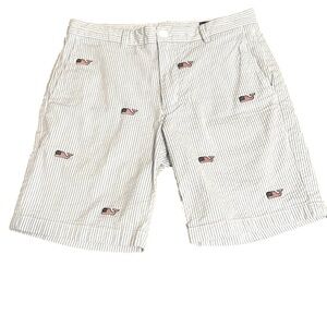 Vineyard Vines seersucker Breaker Shorts, size 32, Flag whales patches